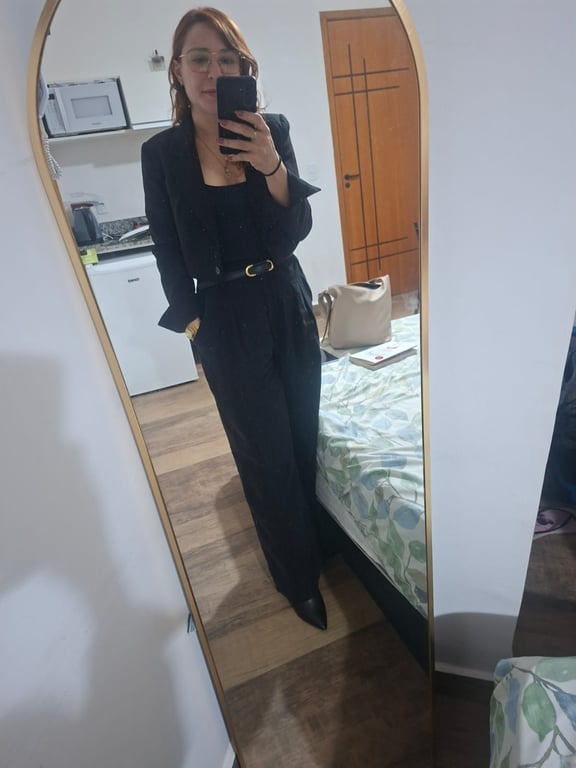 Prazer! Sou a Mari, vem fazer uma massagem comigo Massagem em