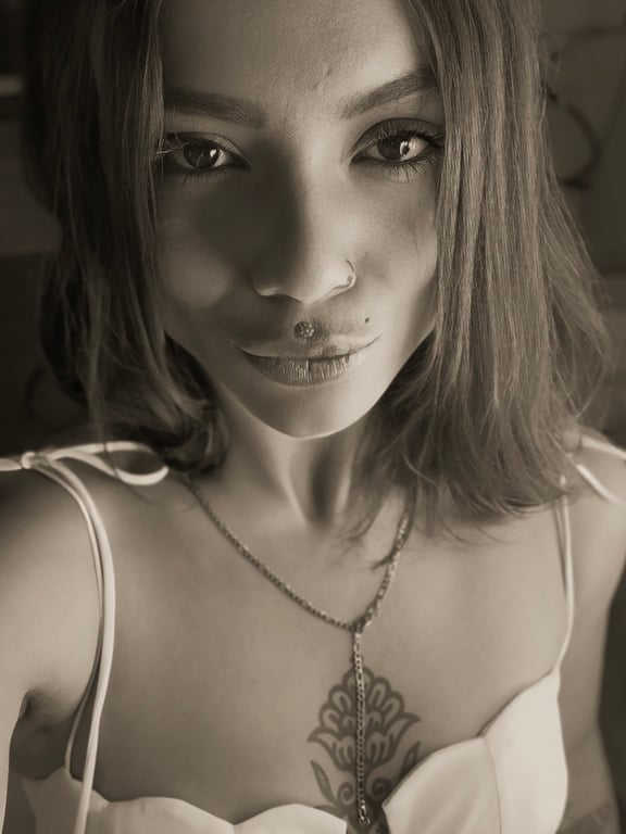 • Mayah • Massoterapeuta Qualificada 