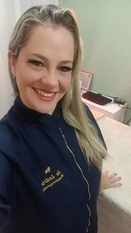 Ju Ledra Massoterapeuta / Terapeuta Tantrica Massagem tântrica em
