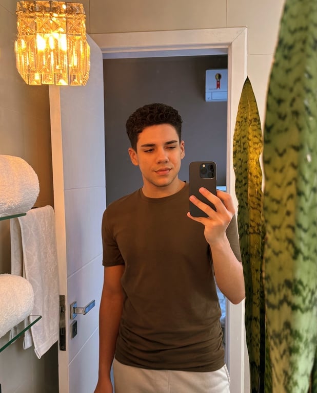 Lucas Massagista Relaxante e Tântrica Corporal Massagem sensual