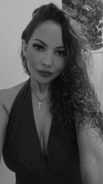 Gaby massagem sensual e depilação