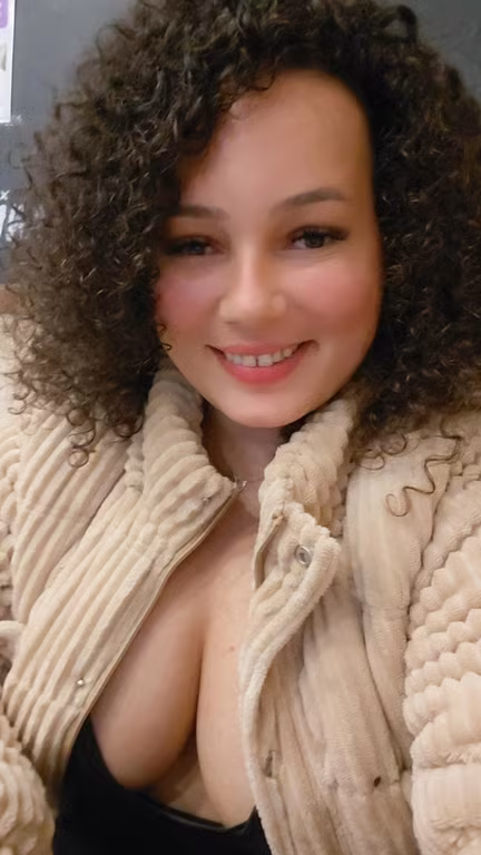 Viviane lopes Permita se um dia de relaxamento! Massagem sensual em