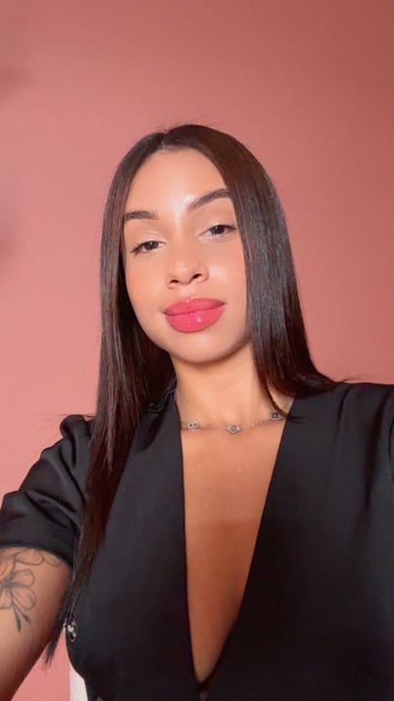 Mariana Alves – Massoterapeuta Onde o relaxamento encontra o desejo.