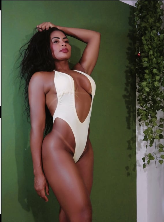 Karla Massoterapeuta - Massagem Sensual