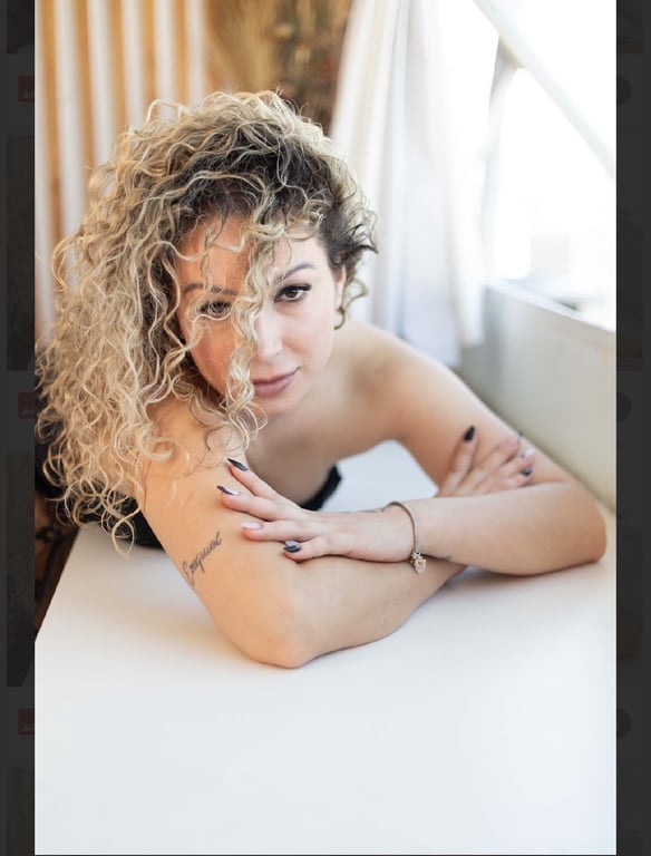 Alice ferraz,venha conhece meu mundo das massagens 