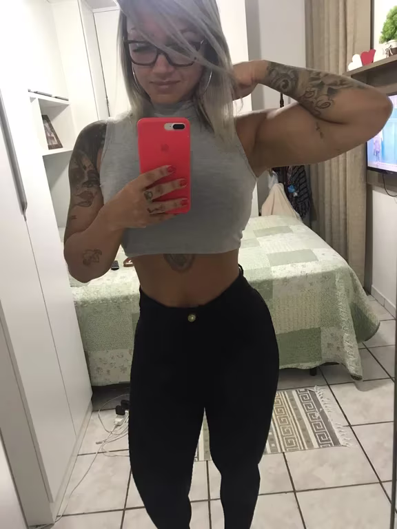 CAROL MASSOTERAPEUTA Sensual Alivio imediato para corpo e mente Massagem em