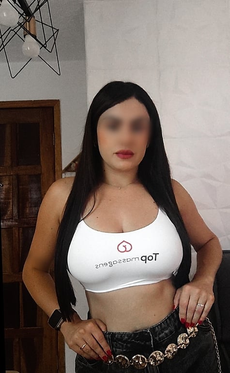 Dominante das técnicas tântricas e sensuais.