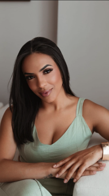 Terapeuta Mia Massagem