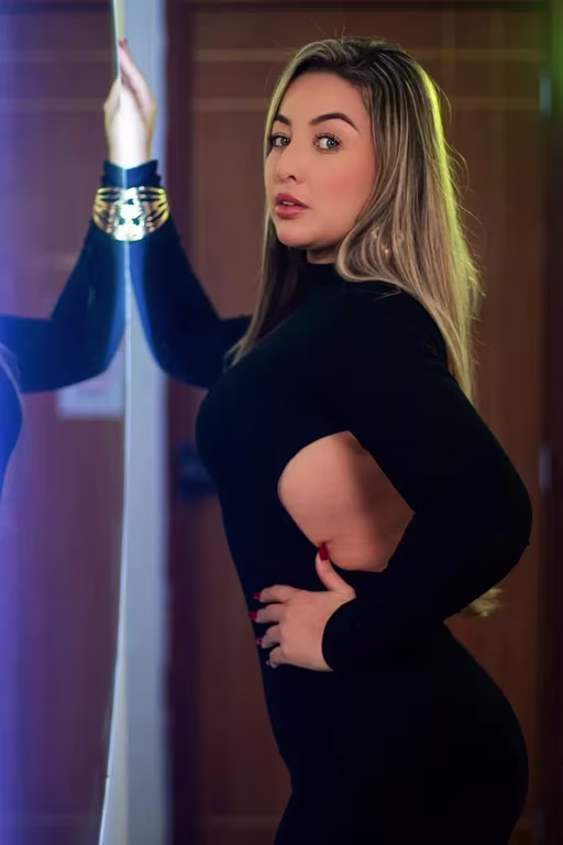 Antonella Linda, Sensual e Sofisticada. Massagem nuru