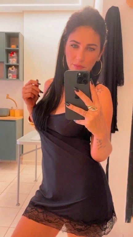 Julia Medeiros, massagista. Massagista em