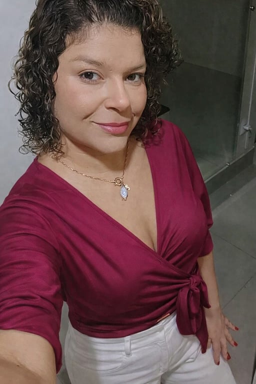 terapeuta Ana Massoterapia - Terapia Tântrica • Corpo, Mente e Energia. Ana Massoterapia - Terapia Tântrica • Corpo, Mente e Energia.