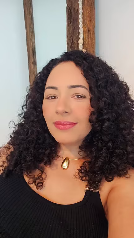 Adriana massagem Neotantrica e Relaxante