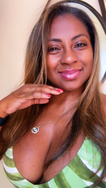 Prema Advita- Massagem Tântrica e Experiência Nuru