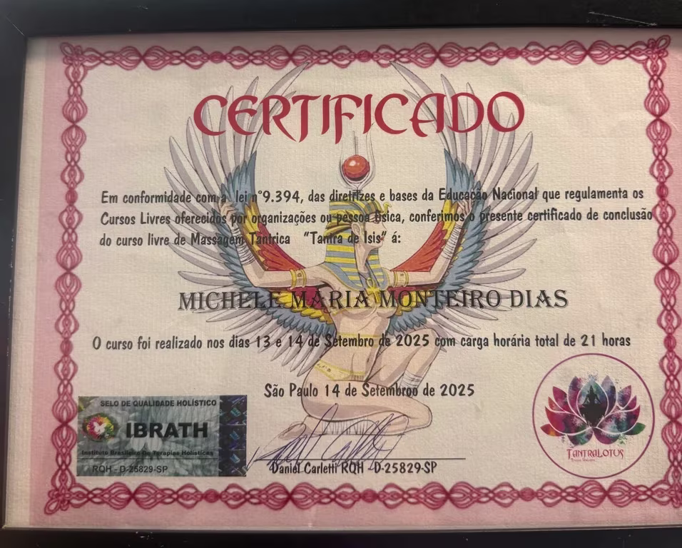 Terapeuta Serenna — Expert em Experiências Sensoriais de alto padrão Massagem