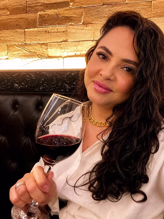 Ayla Romani Massoterapeuta , Terapeuta Sensual Massagem sensual em