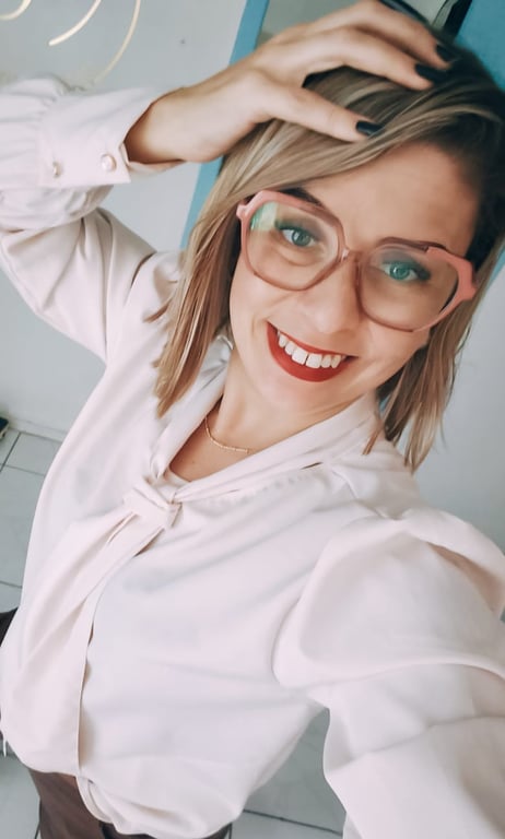 Geovana Massoterapeuta e Terapeuta ! Saiba Mais!