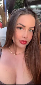Júlia, massagem Nuru, tântrica e terapêutica!