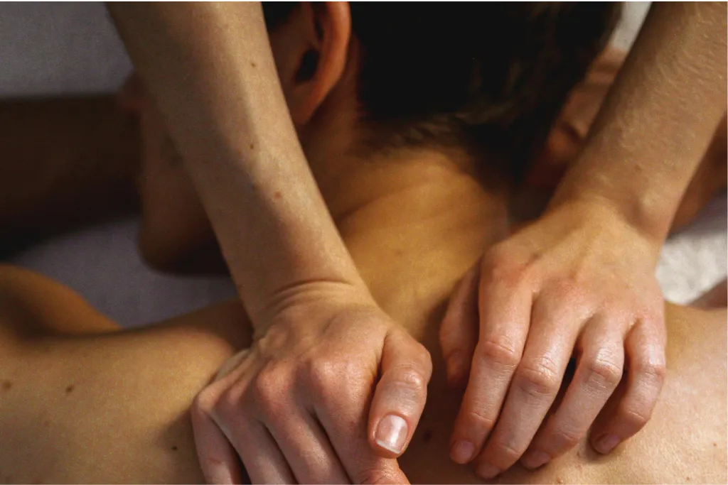 Massagem relaxante: o que é, como funciona e quais são os benefícios