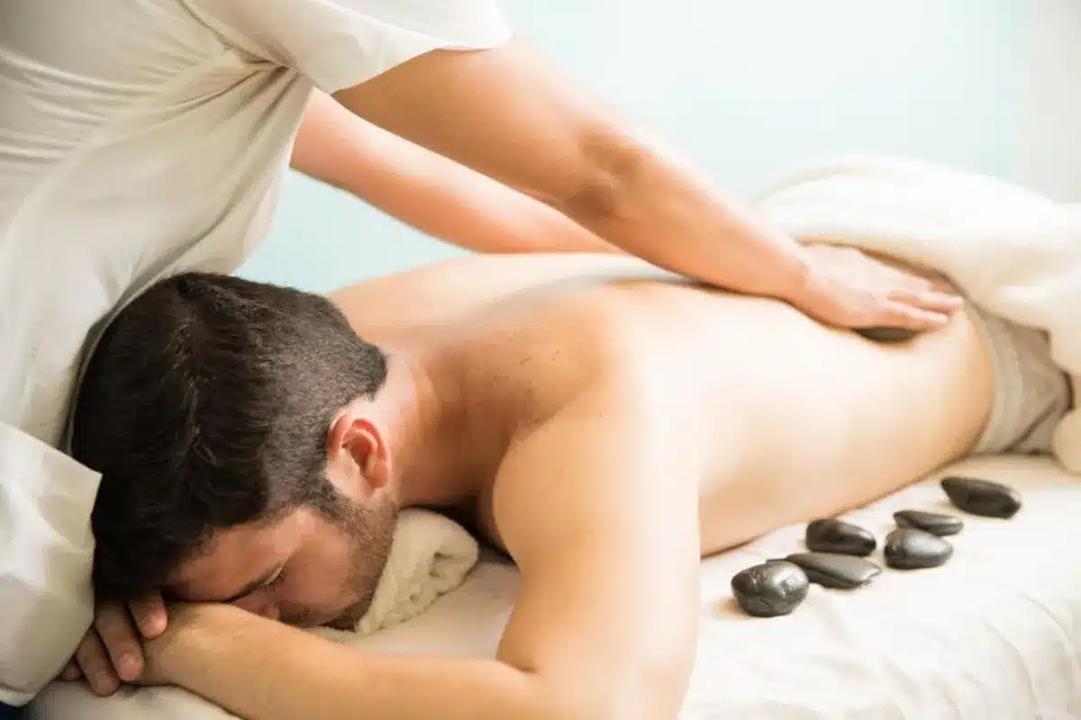 Como encontrar casa de massagem Goiânia?
