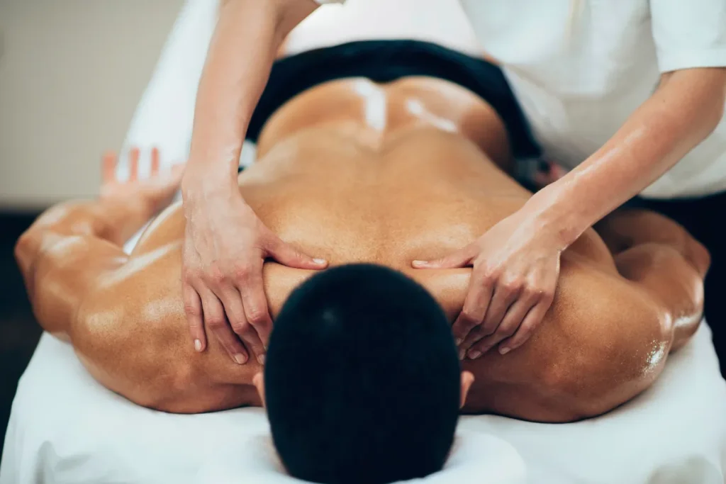 Tudo sobre massagem nuru; saiba para quem é indicado