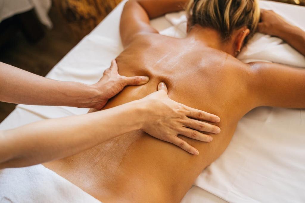 Mulher recebendo massagem