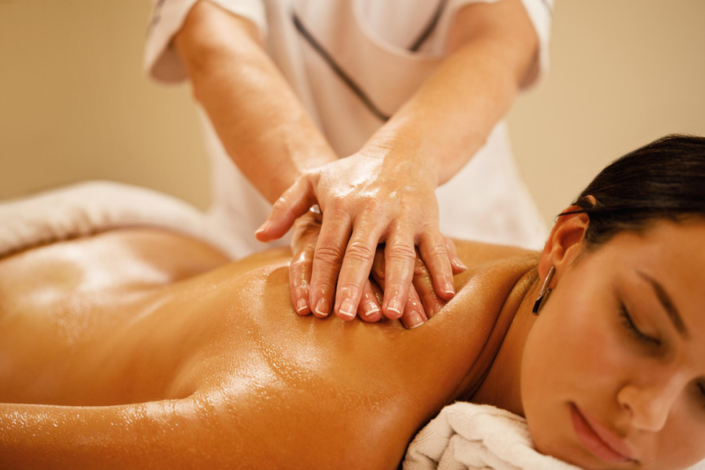 Mulher recebendo massagem