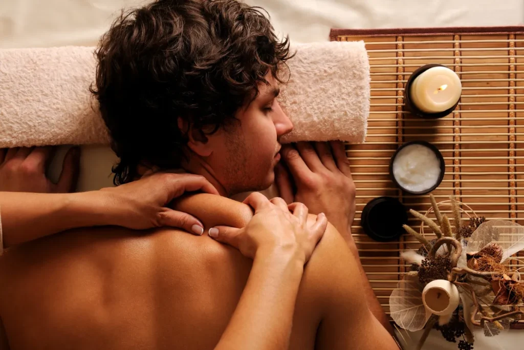 Massagens Alphaville: guia para escolher profissionais, spas e casas de massagem